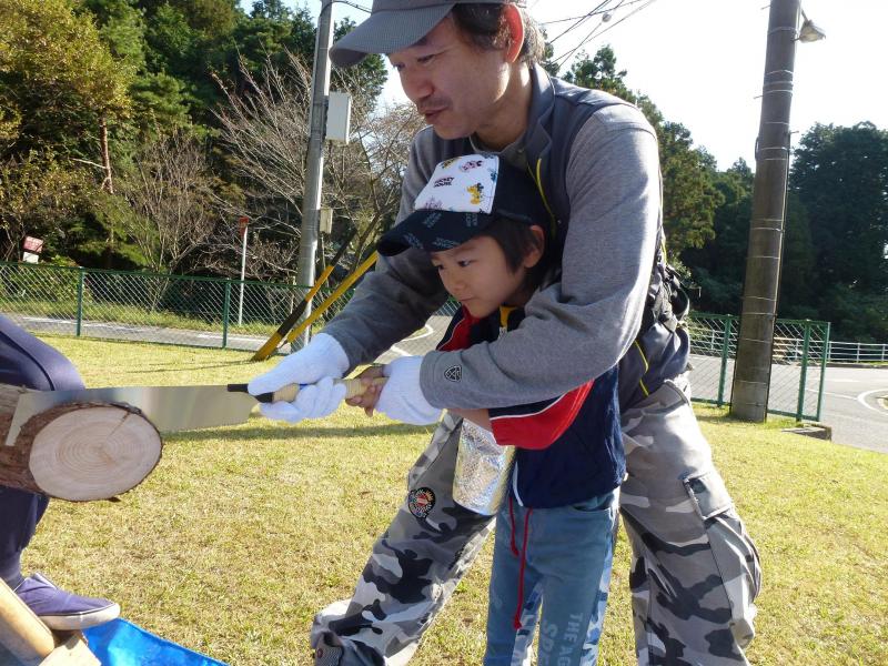 道標の丸太切り