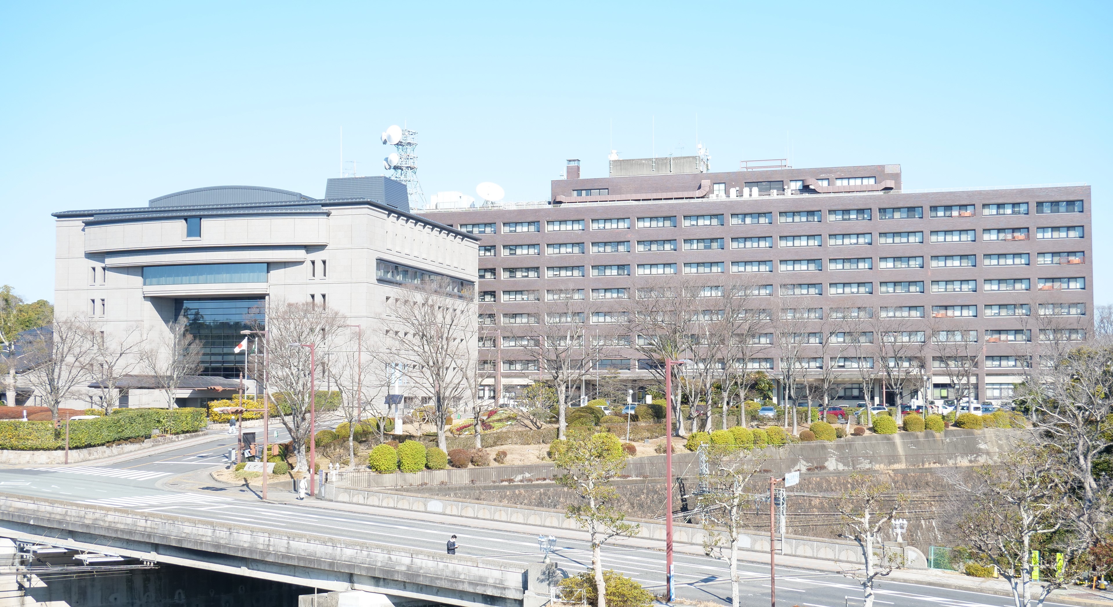 Mie Prefectural Government Office and Mie Prefectural Assembly Building