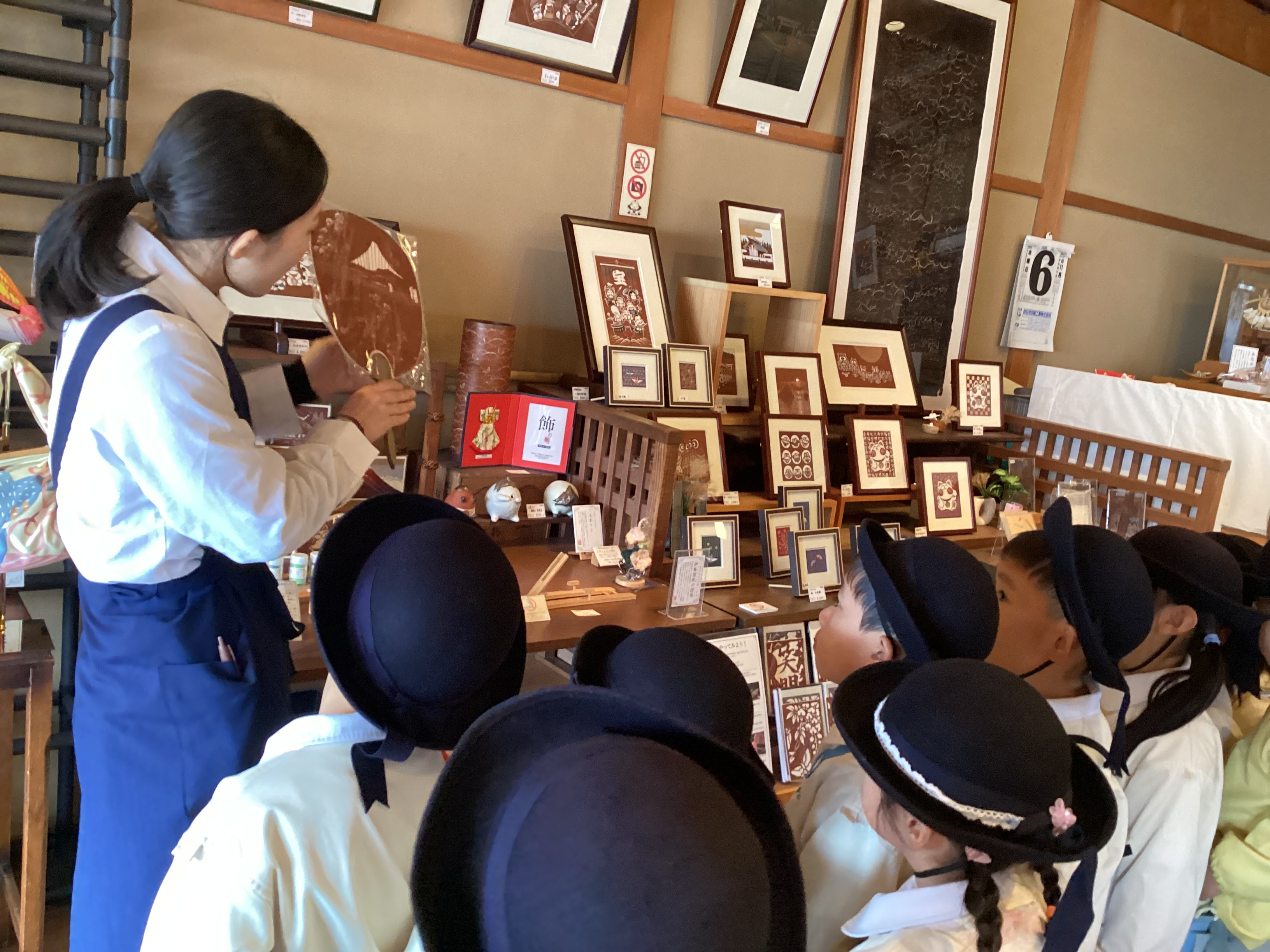 1グループに複数の画像を表示2