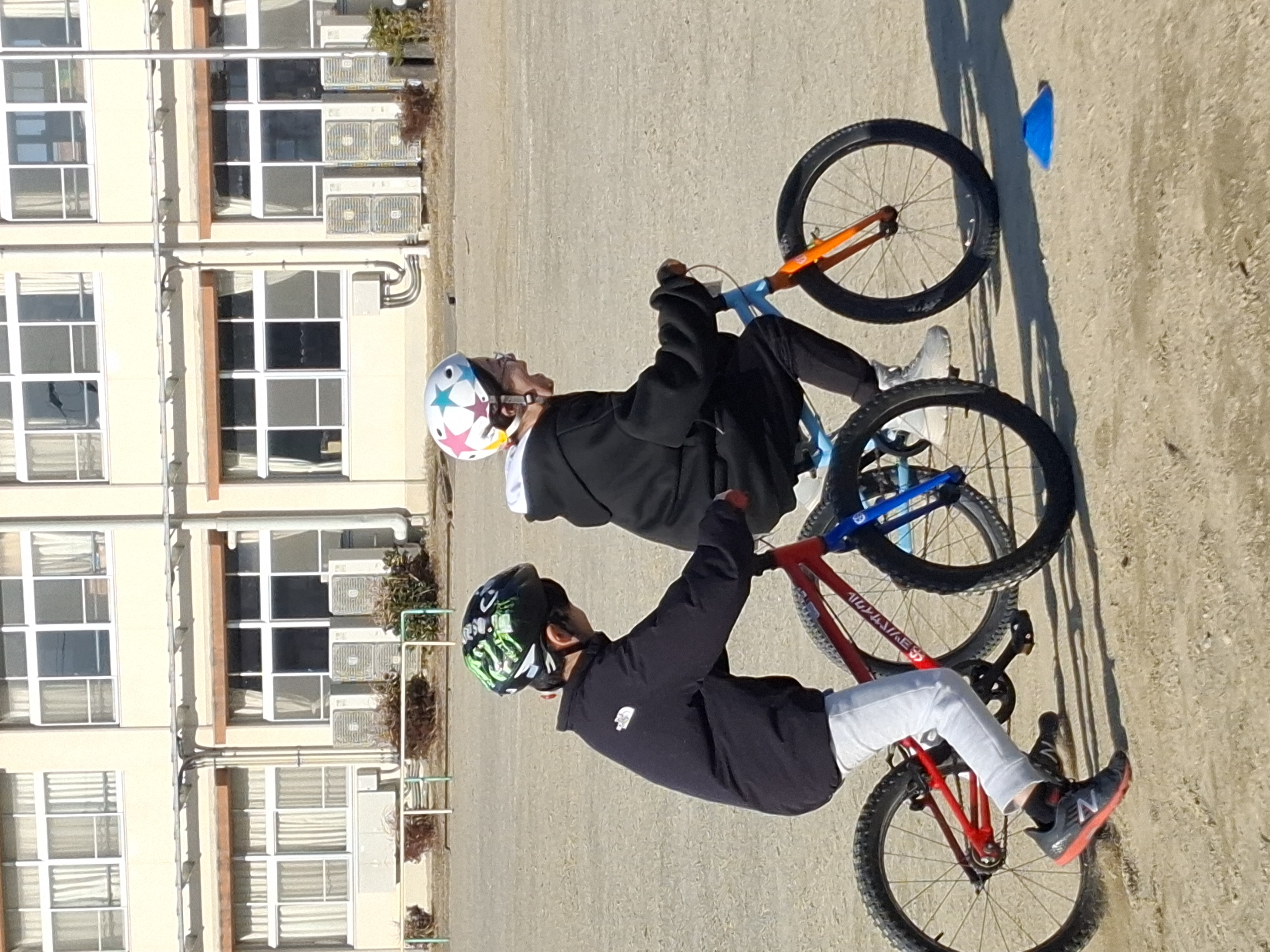 1グループに複数の画像を表示2