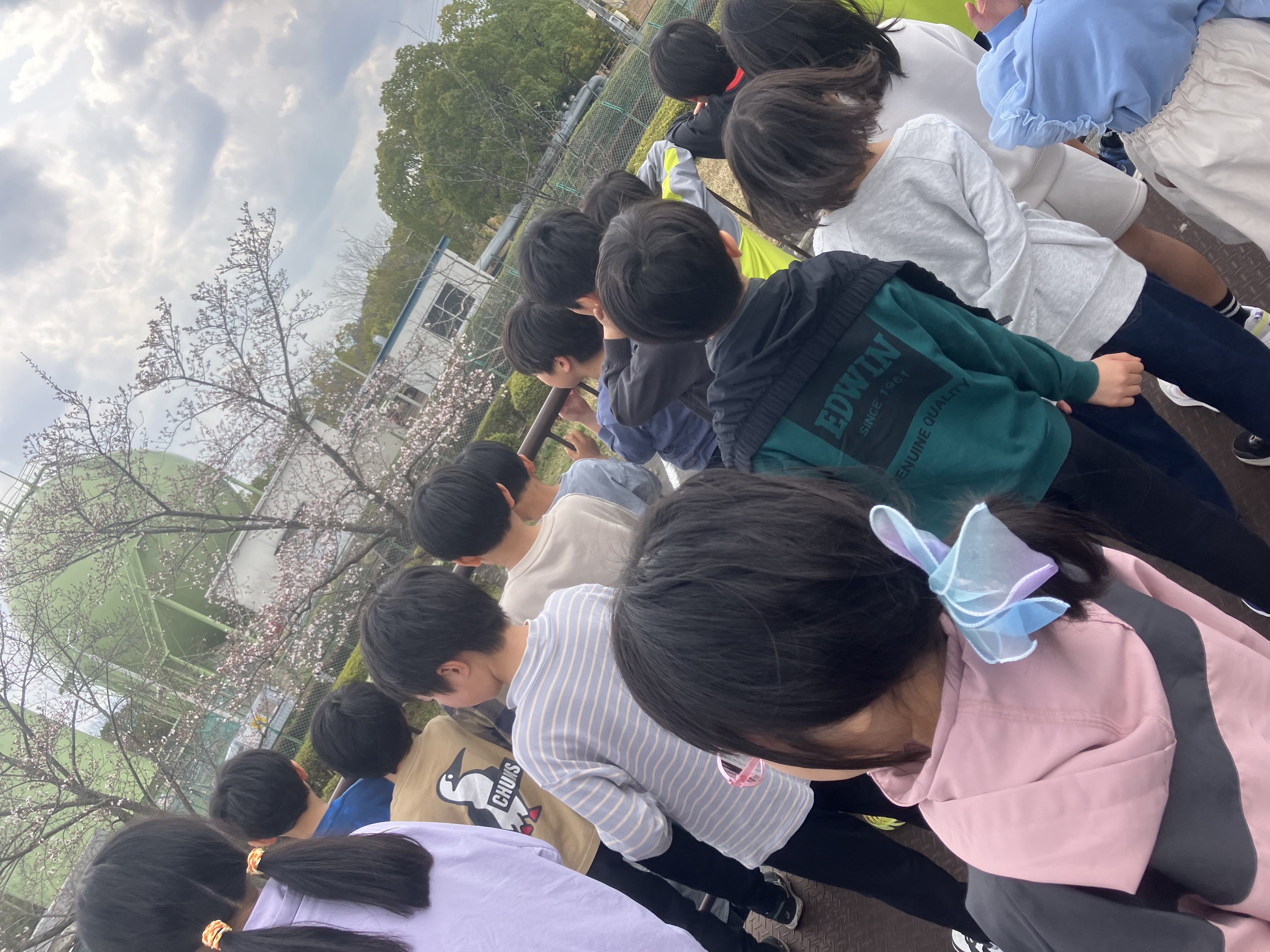 1グループに複数の画像を表示2